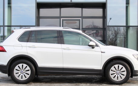 Volkswagen Tiguan II, 2018 год, 2 950 000 рублей, 4 фотография