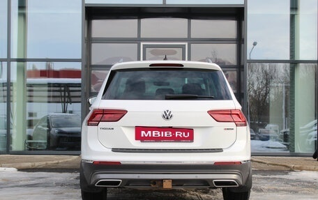 Volkswagen Tiguan II, 2018 год, 2 950 000 рублей, 6 фотография