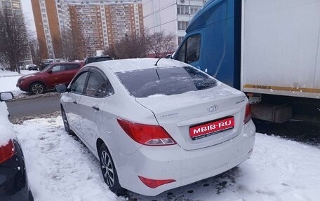 Hyundai Solaris II рестайлинг, 2015 год, 820 000 рублей, 1 фотография