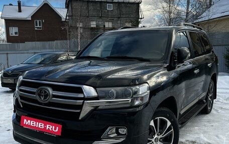 Toyota Land Cruiser 200, 2020 год, 10 800 000 рублей, 2 фотография