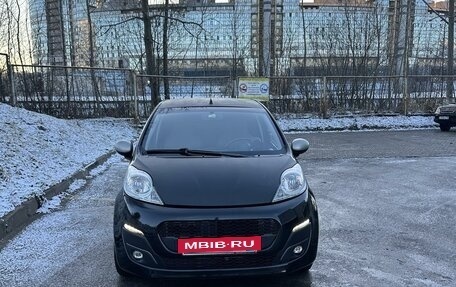 Peugeot 107 I рестайлинг, 2014 год, 660 000 рублей, 14 фотография