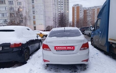 Hyundai Solaris II рестайлинг, 2015 год, 820 000 рублей, 2 фотография