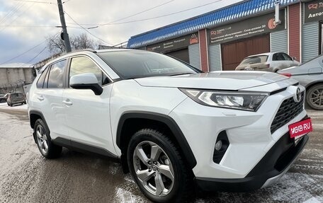 Toyota RAV4, 2021 год, 3 650 000 рублей, 3 фотография