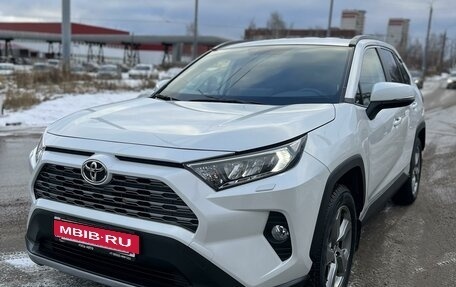 Toyota RAV4, 2021 год, 3 650 000 рублей, 11 фотография