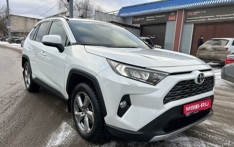 Toyota RAV4, 2021 год, 3 650 000 рублей, 7 фотография