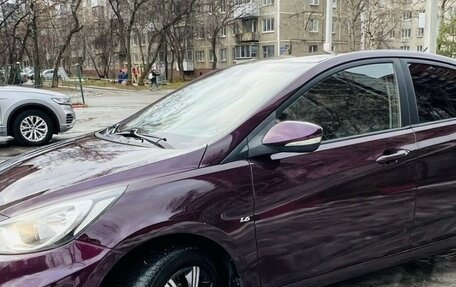 Hyundai Solaris II рестайлинг, 2011 год, 775 000 рублей, 2 фотография