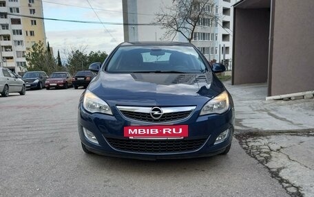 Opel Astra J, 2011 год, 820 000 рублей, 2 фотография