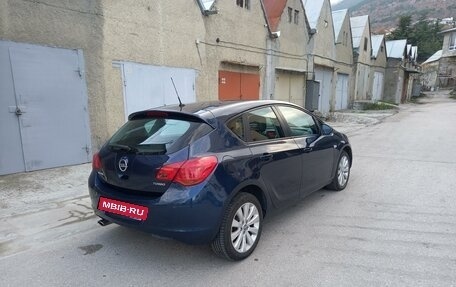 Opel Astra J, 2011 год, 820 000 рублей, 5 фотография