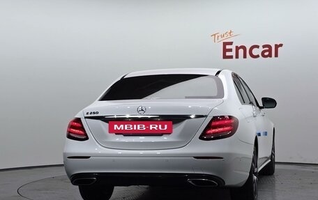 Mercedes-Benz E-Класс, 2020 год, 2 950 636 рублей, 4 фотография