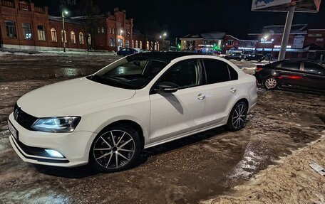 Volkswagen Jetta VI, 2016 год, 1 350 000 рублей, 2 фотография