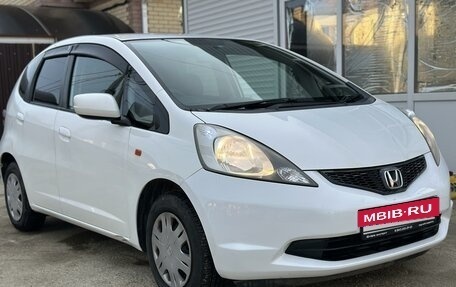 Honda Fit III, 2010 год, 835 000 рублей, 3 фотография