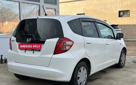 Honda Fit III, 2010 год, 835 000 рублей, 4 фотография