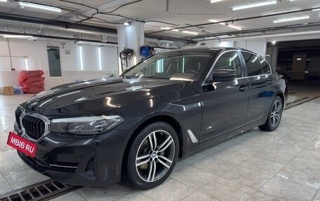 BMW 5 серия, 2021 год, 5 150 000 рублей, 2 фотография