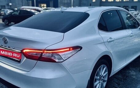 Toyota Camry, 2022 год, 3 800 000 рублей, 8 фотография