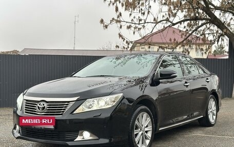 Toyota Camry, 2012 год, 2 050 000 рублей, 2 фотография