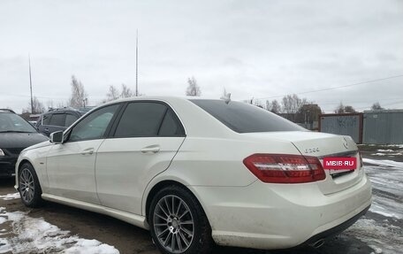 Mercedes-Benz E-Класс, 2010 год, 1 350 000 рублей, 2 фотография