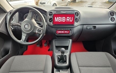 Volkswagen Tiguan I, 2011 год, 950 000 рублей, 2 фотография