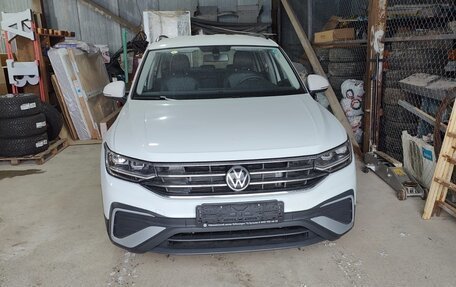 Volkswagen Tiguan II, 2022 год, 4 050 000 рублей, 12 фотография