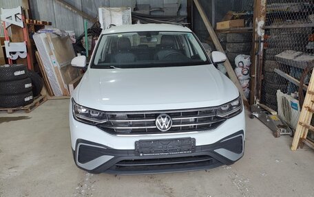 Volkswagen Tiguan II, 2022 год, 4 050 000 рублей, 5 фотография