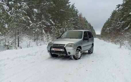 Chevrolet Niva I рестайлинг, 2004 год, 265 000 рублей, 5 фотография