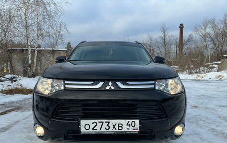 Mitsubishi Outlander III рестайлинг 3, 2013 год, 1 600 000 рублей, 3 фотография