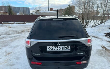 Mitsubishi Outlander III рестайлинг 3, 2013 год, 1 600 000 рублей, 6 фотография