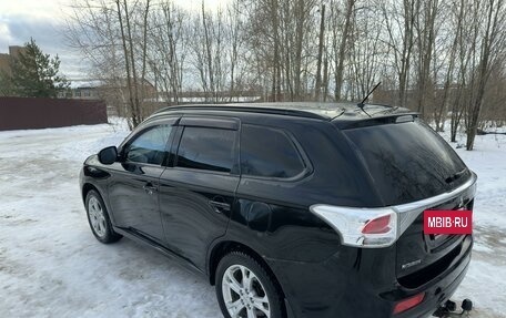 Mitsubishi Outlander III рестайлинг 3, 2013 год, 1 600 000 рублей, 5 фотография