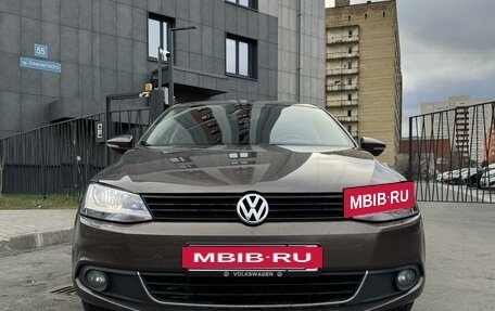 Volkswagen Jetta VI, 2012 год, 1 000 000 рублей, 2 фотография