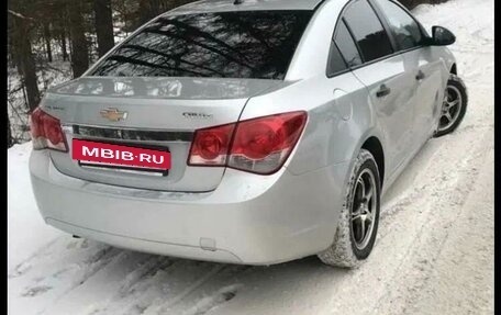 Chevrolet Cruze II, 2010 год, 510 000 рублей, 3 фотография