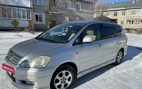 Toyota Ipsum II, 2003 год, 975 000 рублей, 3 фотография