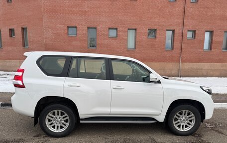 Toyota Land Cruiser Prado 150 рестайлинг 2, 2014 год, 4 250 000 рублей, 2 фотография