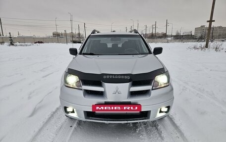 Mitsubishi Outlander III рестайлинг 3, 2002 год, 530 000 рублей, 2 фотография