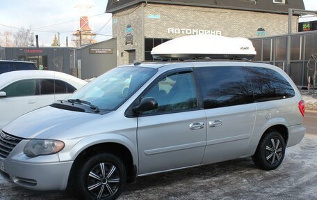 Chrysler Town & Country IV, 2005 год, 970 000 рублей, 11 фотография