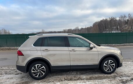 Volkswagen Tiguan II, 2018 год, 3 100 000 рублей, 4 фотография