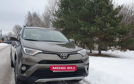 Toyota RAV4, 2016 год, 2 950 000 рублей, 2 фотография