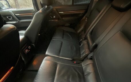 Mitsubishi Pajero IV, 2008 год, 1 690 000 рублей, 8 фотография