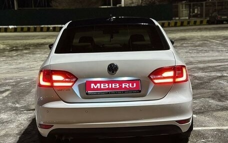 Volkswagen Jetta VI, 2012 год, 940 000 рублей, 4 фотография