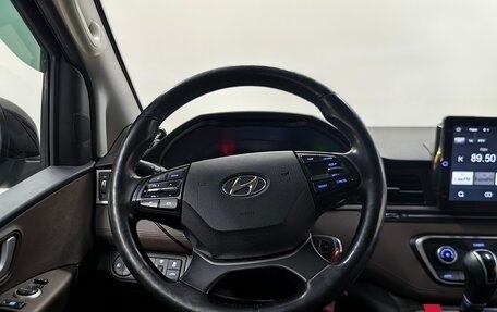 Hyundai Grand Starex Grand Starex I рестайлинг 2, 2019 год, 3 798 000 рублей, 13 фотография