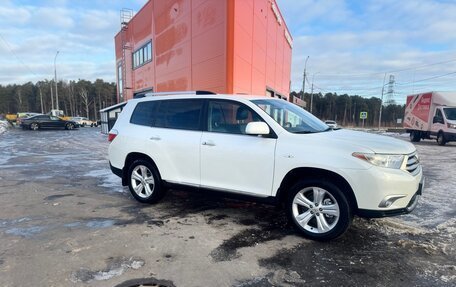 Toyota Highlander III, 2011 год, 2 170 000 рублей, 4 фотография