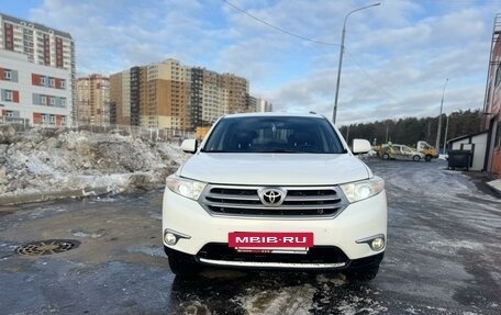 Toyota Highlander III, 2011 год, 2 170 000 рублей, 2 фотография