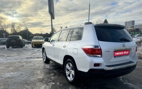 Toyota Highlander III, 2011 год, 2 170 000 рублей, 8 фотография