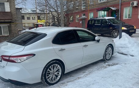 Toyota Camry, 2018 год, 3 300 000 рублей, 4 фотография