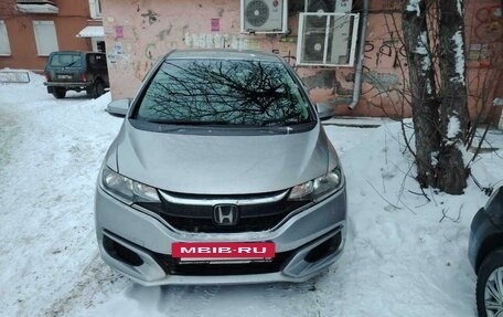 Honda Fit III, 2019 год, 1 400 000 рублей, 3 фотография