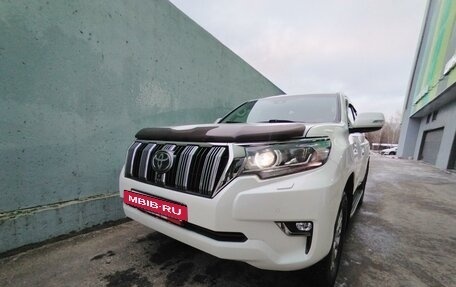 Toyota Land Cruiser Prado 150 рестайлинг 2, 2017 год, 5 750 000 рублей, 2 фотография