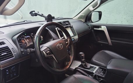 Toyota Land Cruiser Prado 150 рестайлинг 2, 2017 год, 5 750 000 рублей, 16 фотография