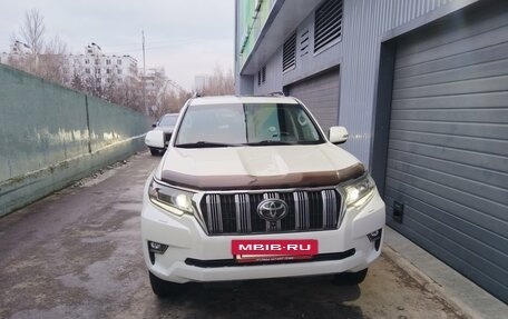 Toyota Land Cruiser Prado 150 рестайлинг 2, 2017 год, 5 750 000 рублей, 8 фотография