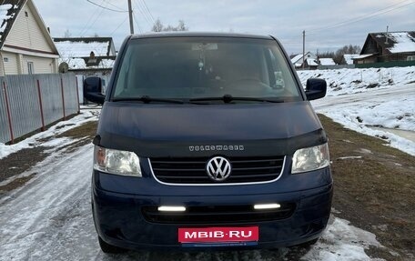 Volkswagen Transporter T5 рестайлинг, 2003 год, 1 300 000 рублей, 1 фотография