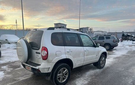 Chevrolet Niva I рестайлинг, 2018 год, 825 000 рублей, 3 фотография