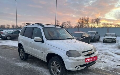 Chevrolet Niva I рестайлинг, 2018 год, 825 000 рублей, 2 фотография