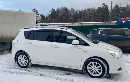 Toyota Verso I, 2011 год, 1 400 000 рублей, 4 фотография